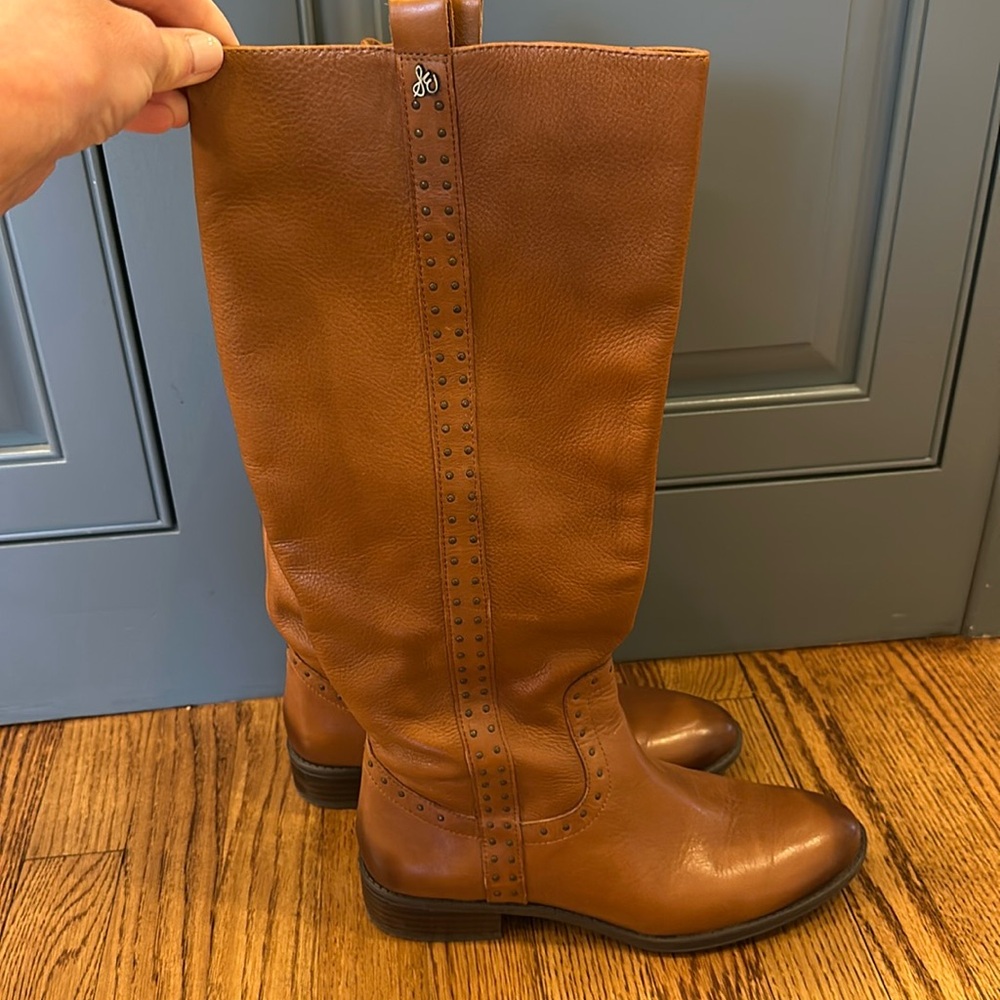 Gorgeouss tall leather boots!!! Never worn!